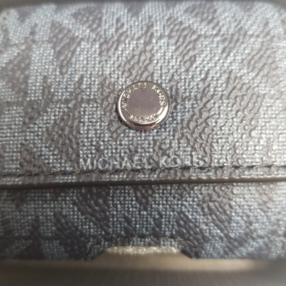 Michael Kors Logo Clip Case For Apple AirPods® - Picture 4 of 6